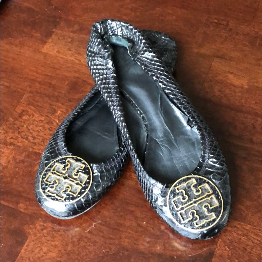 Black snake skin Tory burch flats sz 9